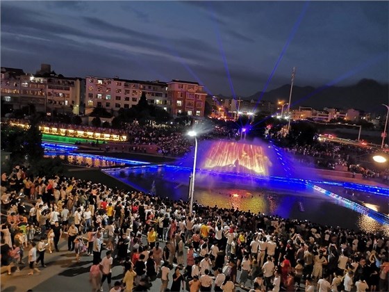 當水景碰上照明，美得一塌糊涂！03