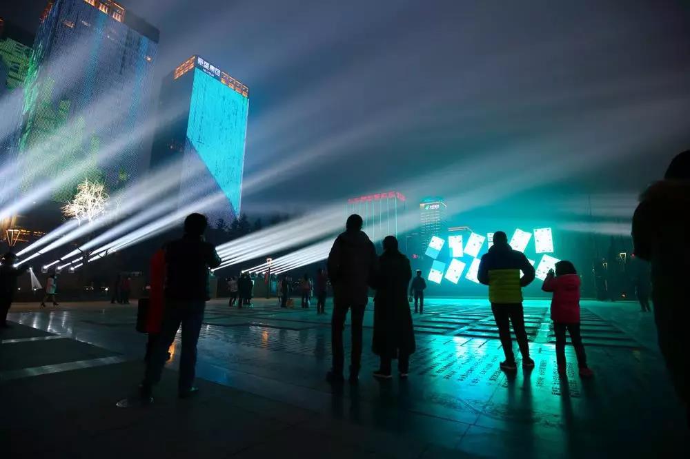 信達電通—西安高新區延平門北廣場燈光秀