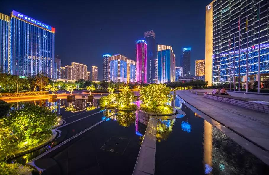 信達科技·西安高新區(qū)都市之門亮化