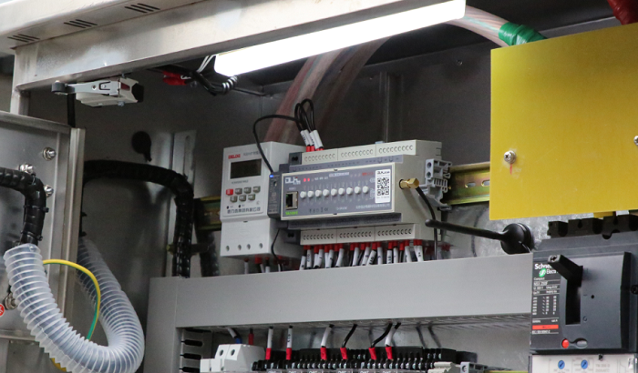 央視上?？傉緡H傳媒港燈光項目配電箱